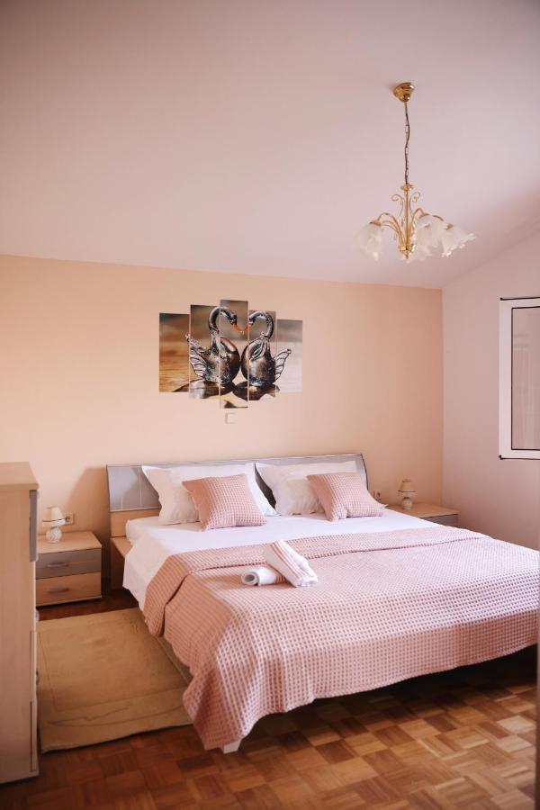 Apartment Blanka With A Beautiful View Of Трогір Екстер'єр фото